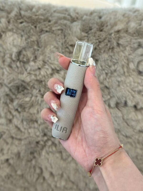 ILIA哩啞皮革主機通用一代 / 質感絕美